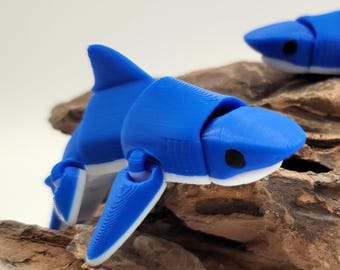 Articulated Blue Mako Shark Fidget Toy: 3D Printed Ocean Gift