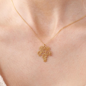 Birth Flower Bouquet Necklace,Birth flower Family Gift,Mothers Day Giftsi,Combined Family Birth Flower Necklace,Family Bouquet ,gift for her