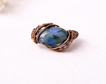 Labradorite Wire Wrapped Ring - Size 8.5 I Copper & Crystal Ring I Blue Flash Gemstone Ring I Handmade Statement Ring I Boho Jewelry