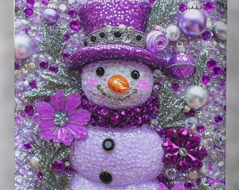 Puede incluir: Una funda de teléfono morada con un diseño de muñeco de nieve. El muñeco de nieve lleva un sombrero de copa y una bufanda, rodeado de flores y adornos. La funda tiene un fondo brillante con temática invernal.