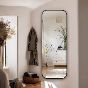 Miroir rectangulaire pleine longueur avec cadre en bois, grand miroir mural contemporain penchant pour l'entrée