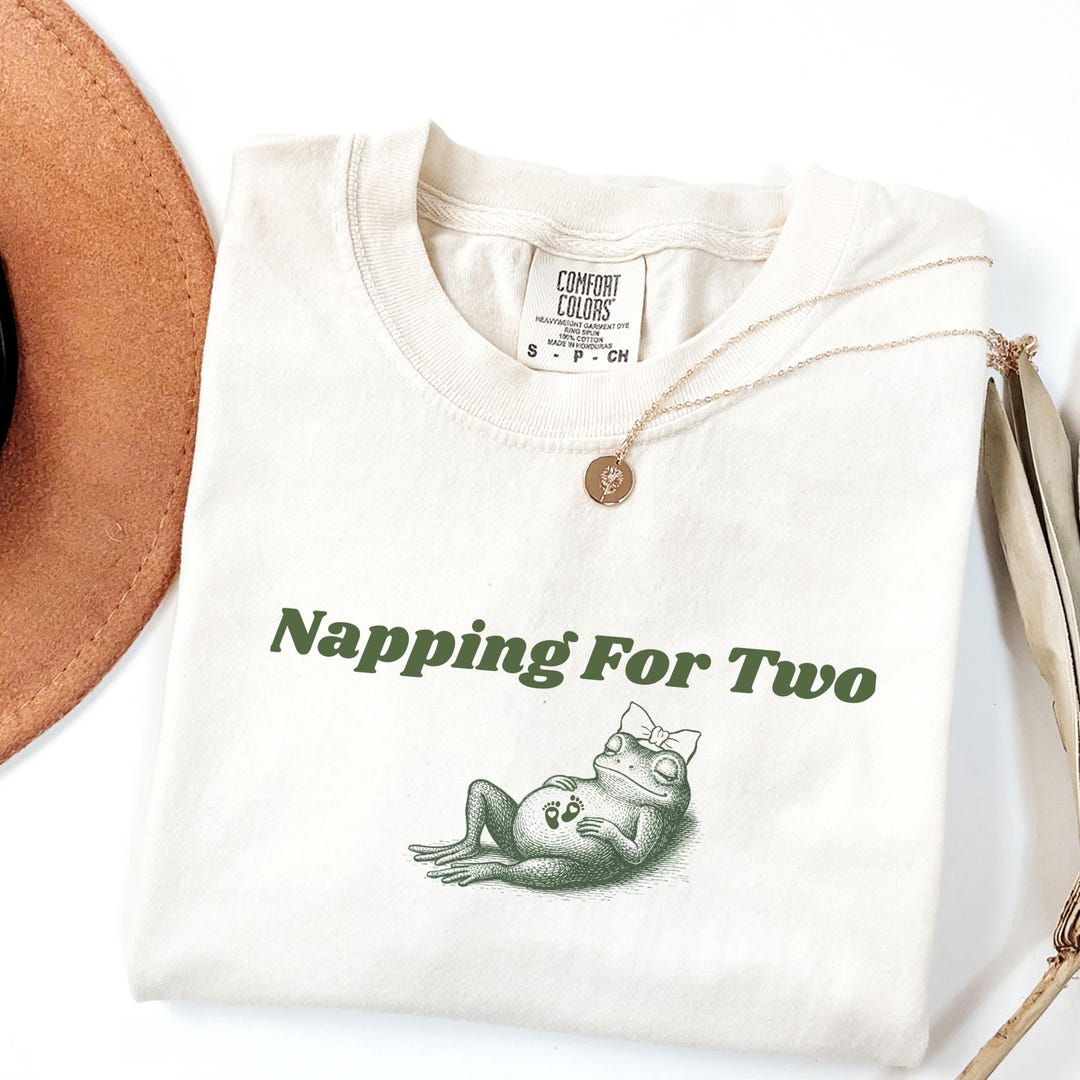 Comfort Colors Pregnancy Frog T-shirt: Funny New Mom to Be Gift Tshirt ...