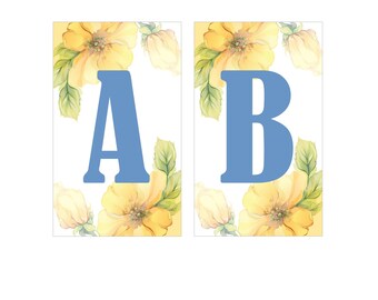 Direct downloaden afdrukbare digitale feestgorsbanner, blauwe letters op gele bloemenachtergrond