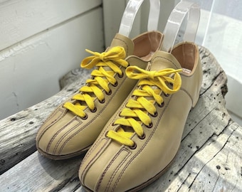 Vintage Bowling Shoes Saunier Wilman Size 8 Tan Leather Yellow Laces Retro 1960s