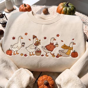 Herbstliches Sweatshirt mit Gänsestickerei, gemütliches Sweatshirt mit lustigem Gänsemotiv für Herbst und Erntedankfest, Kürbis-Herbstshirt, Geschenk für Halloween-Fans, Herbstfeiertage