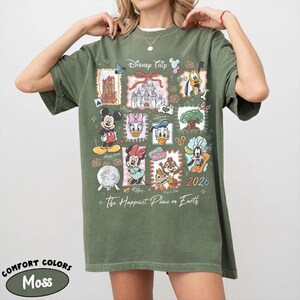 Puede incluir: Un letrero de madera hecho a mano con la palabra "Bienvenido" en una fuente juguetona. El letrero presenta un acabado envejecido y un dise&ntilde;o r&uacute;stico simple, ideal para una puerta de entrada. Mide aproximadamente 30 cm de ancho.