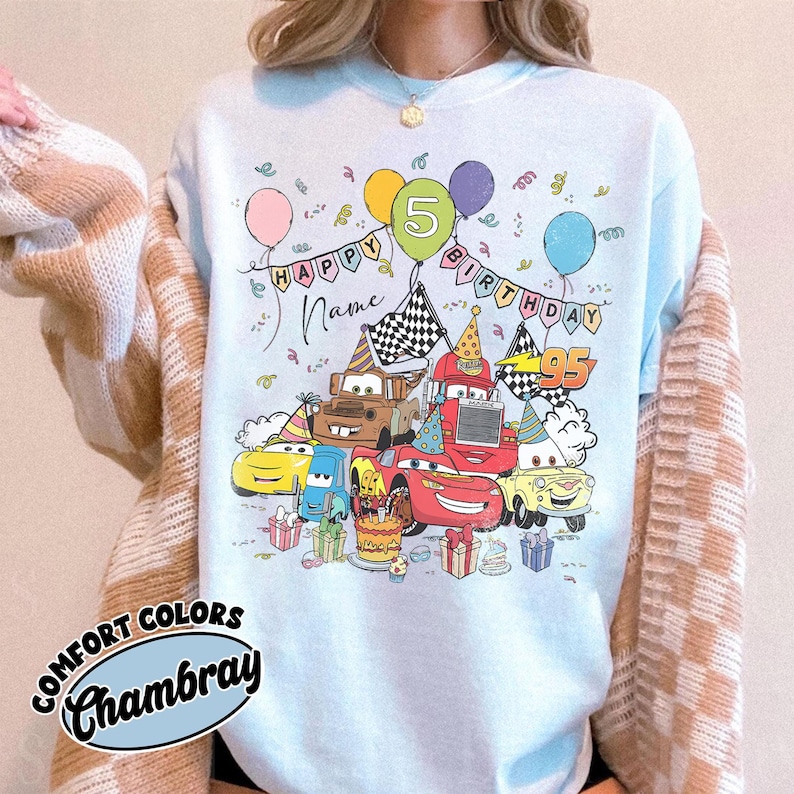 K&ouml;nnte beinhalten: Ein Set aus drei Keramikbechern mit gesprenkelter, matter Oberfl&auml;che. Die Becher sind in den Farbt&ouml;nen Creme, Hellgrau und Dunkelgrau gehalten. Jeder Becher hat ein schlichtes, minimalistisches Design, ideal f&uuml;r Kaffee oder Tee.