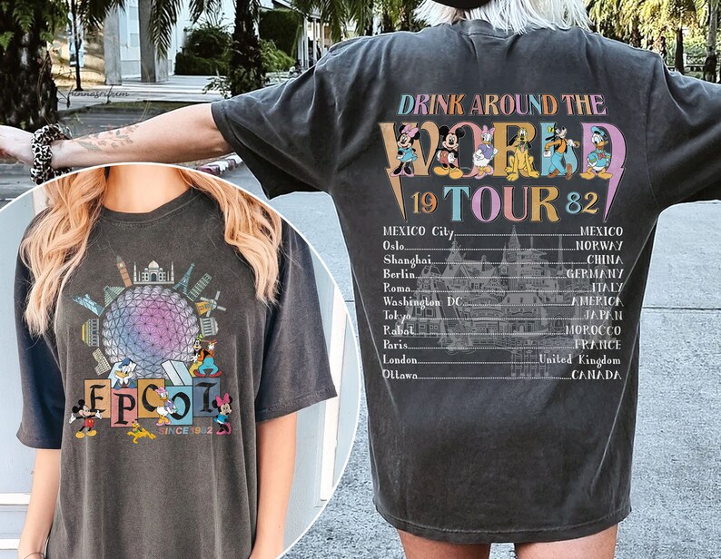 Może przedstawiać: Dwie czarne koszulki z vintage'owym wzorem. Prz&oacute;d jednej koszulki przedstawia kolorową ilustrację kuli Epcot z tekstem "EPCOT SINCE 1982". Tył drugiej koszulki przedstawia kolorową ilustrację Myszki Miki i jej przyjaci&oacute;ł z tekstem "DRINK AROUND THE WORLD 19 TOUR 82" i listą miast.