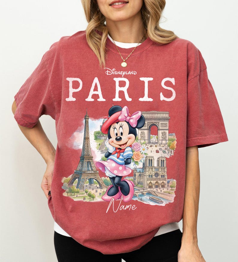 Disney Alle Charaktere Disneyland Paris Shirt, Micky und Freunde Paris Comfort Color T-Shirt, Chip N Dale Stitch Disneyland T-Shirt, WW2 Trip Tee Crimson