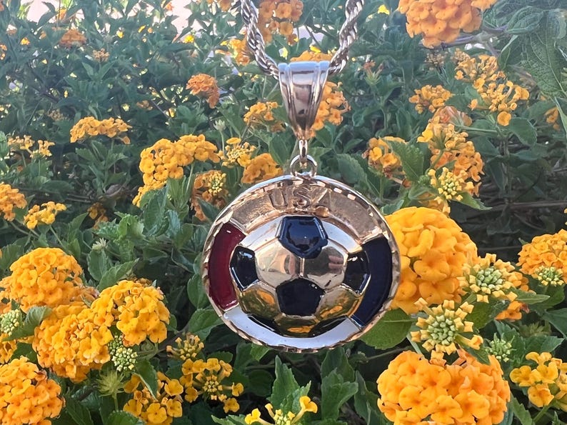 USA Soccer Medallion Necklace, Large Team USA Pendant, World Cup 2026, Mens Gold USMNT Statement Chain, American Soccer Fan Gift image 7
