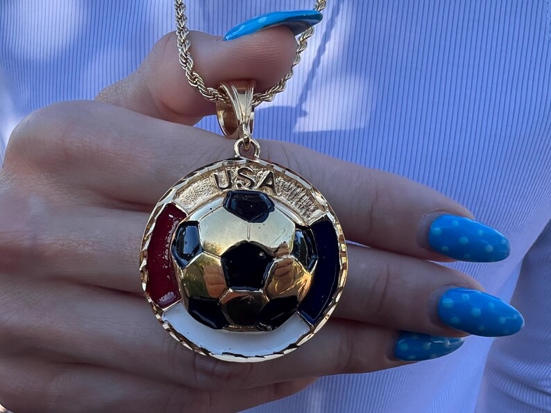USA Soccer Medallion Necklace, Large Team USA Pendant, World Cup 2026, Mens Gold USMNT Statement Chain, American Soccer Fan Gift image 2