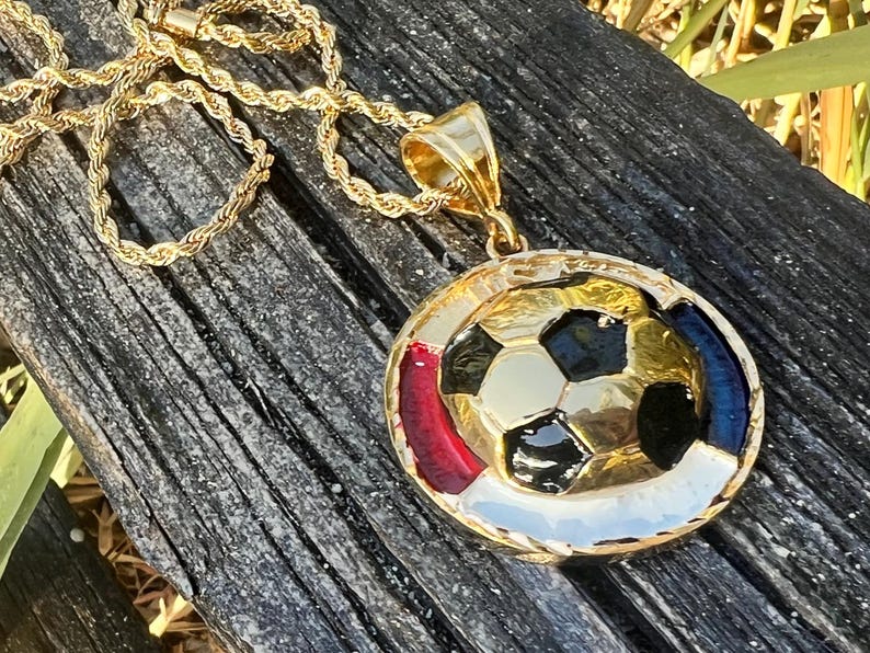 USA Soccer Medallion Necklace, Large Team USA Pendant, World Cup 2026, Mens Gold USMNT Statement Chain, American Soccer Fan Gift image 10