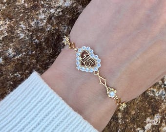 14K guldpläterat Quinceañera-armband | "15" hjärtformad CZ-armband | Gåva till 15-åring | Justerbar | Storlekar 7 och 8 | Quince-presentsmycken