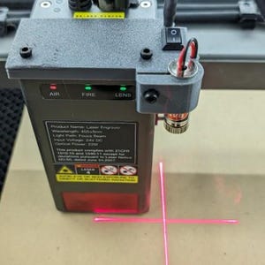 Arquivo STL para impressão 3D: Precision Falcon2 & Falcon2 Pro 40w e 20w Laser Engraver Crosshair - Ferramenta de alinhamento a laser faça você mesmo