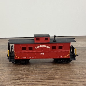 HO Scale Athearn Virginian Caboose 316 – Assembled Model Train Car – Vintage HO Scale Rolling Stock