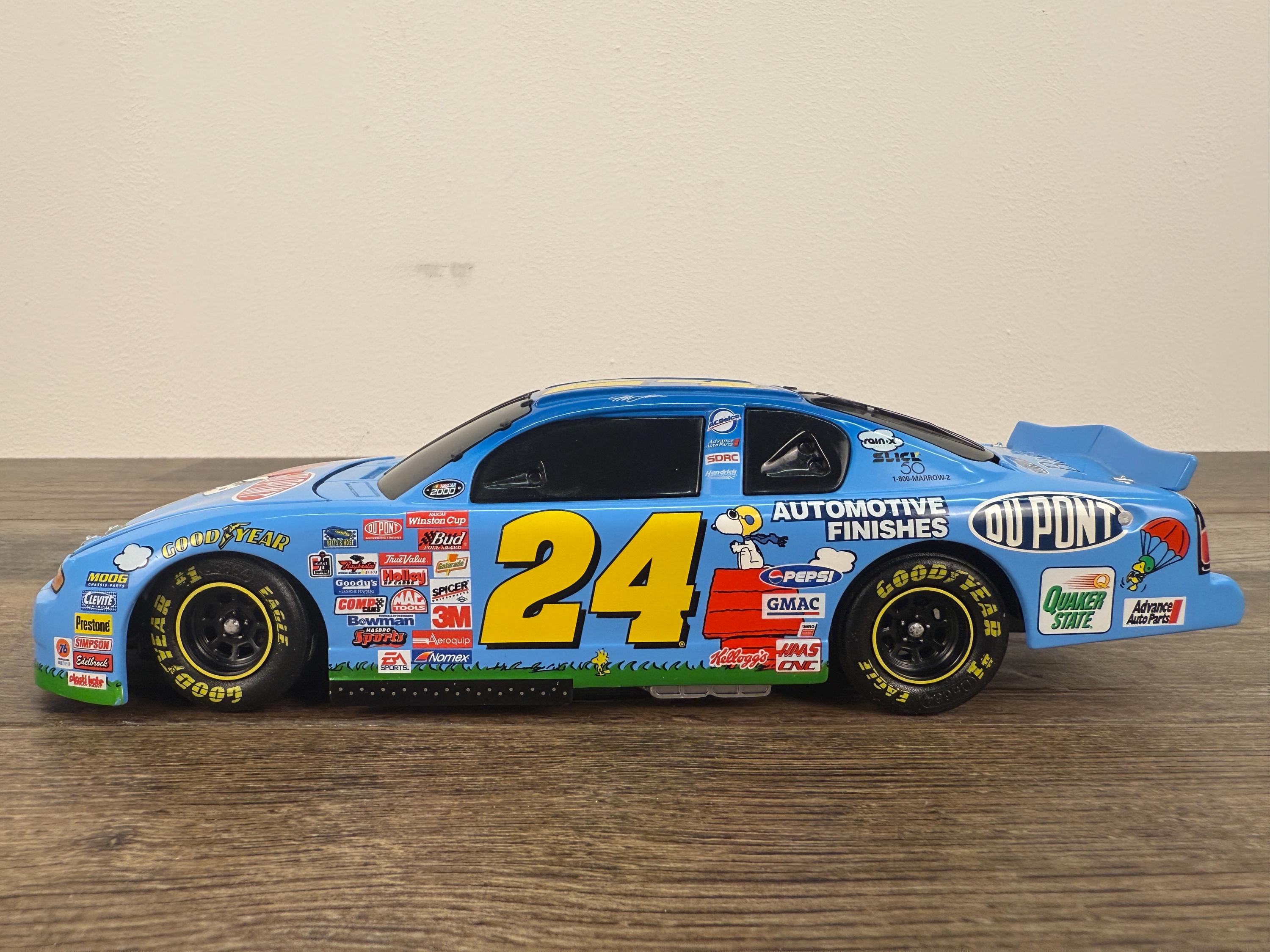 Nascar Jeff Gordon #24 2000 Monte Carlo Dupont Snoopy Peanuts 50th