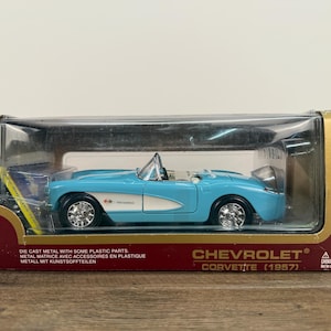 Road Legends 1957 Blue Chevrolet Corvette 1:18 Scale Die-Cast Metal Car Vintage Collectible Model with Chrome Details