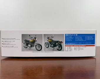 Aoshima Kawasaki 900 Super 4 Z1 1973 1/12 Scale Motorcycle Model