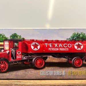 1920 Pierce Arrow Texaco Tanker Truck Diecast Ertl Collector’s Series #16  Vintage Gas Oil Truck  In The Original Box   Display Model