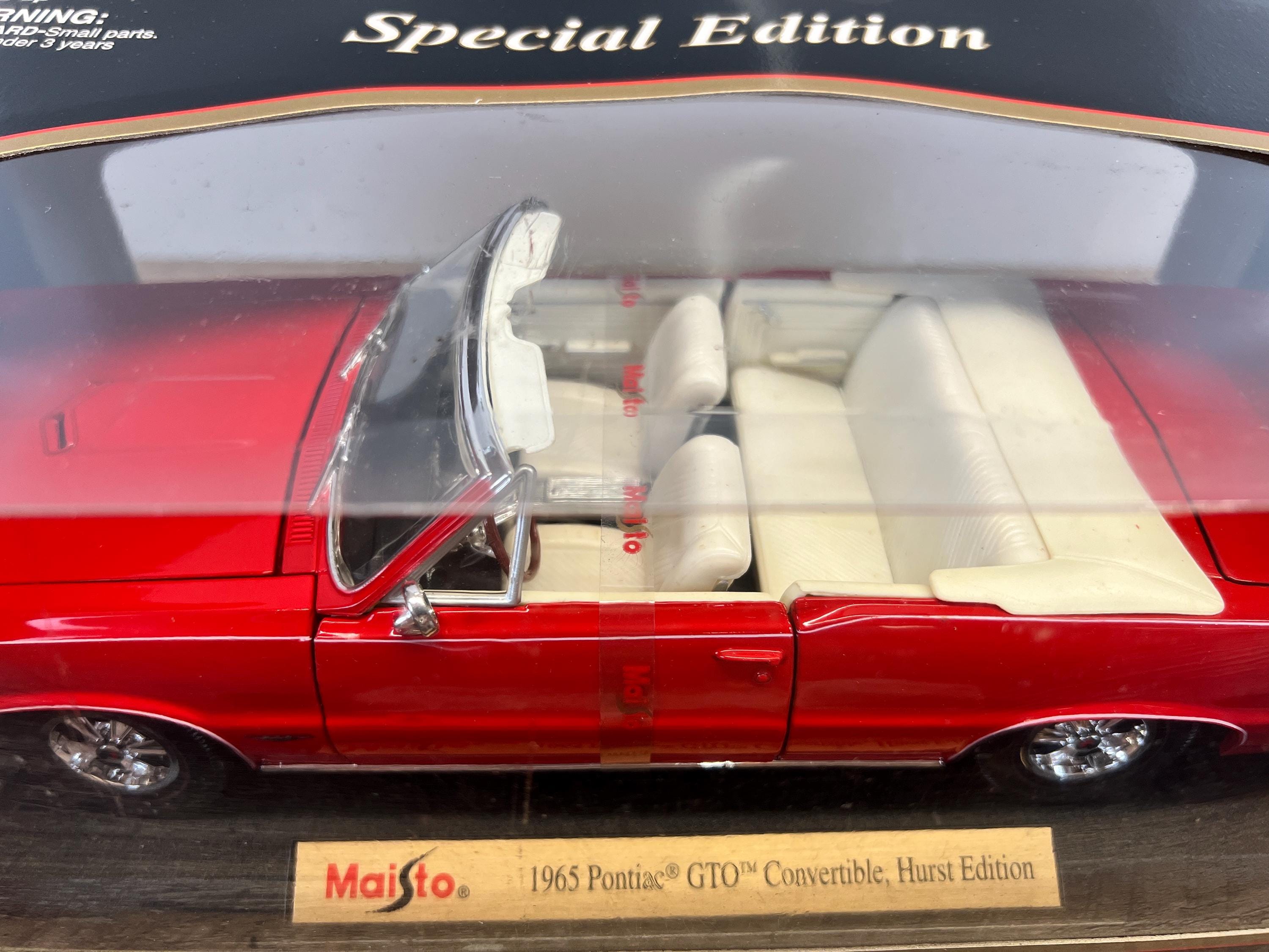 1965 Pontiac GTO Red Hurst Convertible Diecast - Maisto Special 