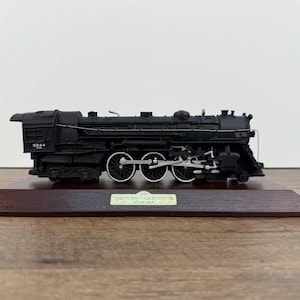 Vintage AVON by Lionel 1937 Hudson 700E Locomotive with Wood Base