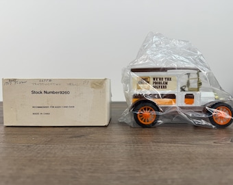 1953 Chevrolet Texaco Tow Truck 1:18 Scale Mira by Solido Vintage