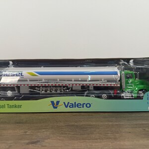 Valero Diesel Tanker Truck – ERTL 1:43 Scale Die-Cast Model – Limited Edition Fuel Hauler – Vintage Collectible Semi Tanker