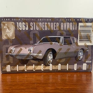 AMT ERTL 1963 Studebaker Avanti Model Kit – 1:25 Scale Sealed 2000 Edition, Vintage Plastic Classic Car Collectible