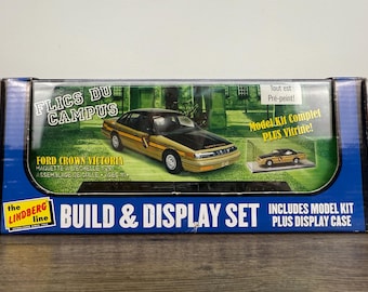 Lindberg #HL123-2 1/25 SCALE Build & Display Ford Crown Vic Campus Police Car