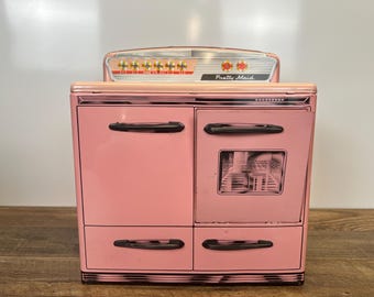 Vintage 1940s-1950s Marx Pretty Maid Stove Tin Litho Toy Oven with Original Box – Classic Kitchen Playset in Great Condition
