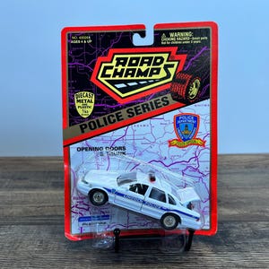 Road Champs Lincoln Nebraska Police Cars – 1:43 Die-Cast Set – Police Series Collectible Vehicles – Vintage Law Enforcement Gift