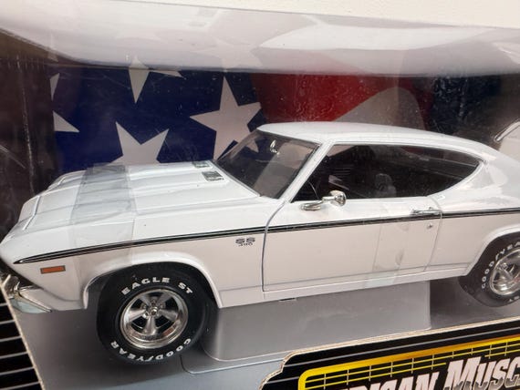 Ertlアーテル/'68 Chevyシボレー Chevelleシェベル 1/18 Ertl American Muscle 10 Years 1/18 Maroon 1968 Chevy