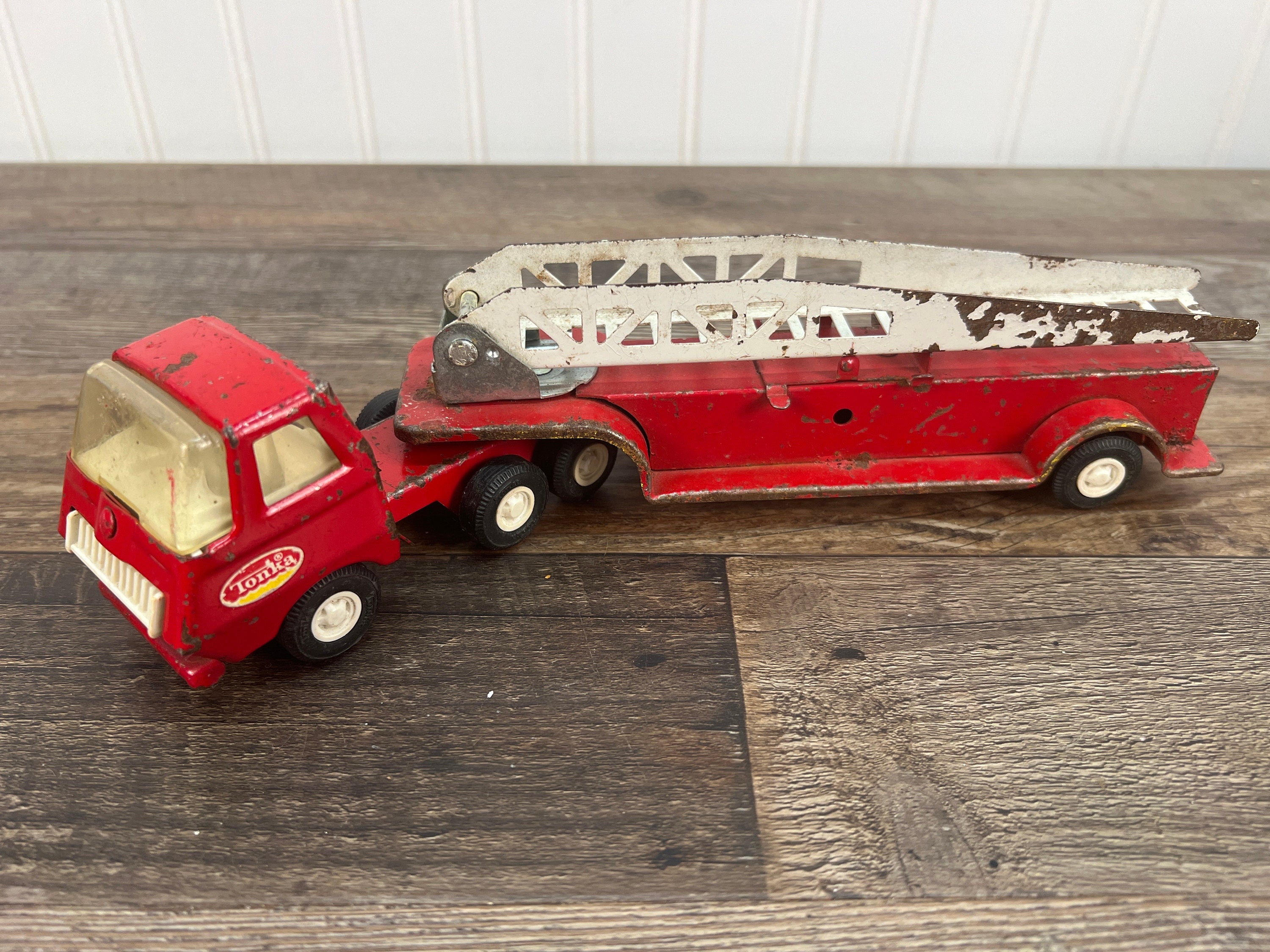 Vintage 1970s Tonka Steel Semi Aerial Ladder Fire Truck