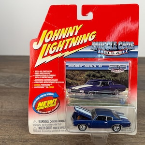 Johnny Lightning 1970 Chevy Chevelle SS Diecast Muscle Cars USA 1:64 Scale Chevrolet Collectible Vintage Model