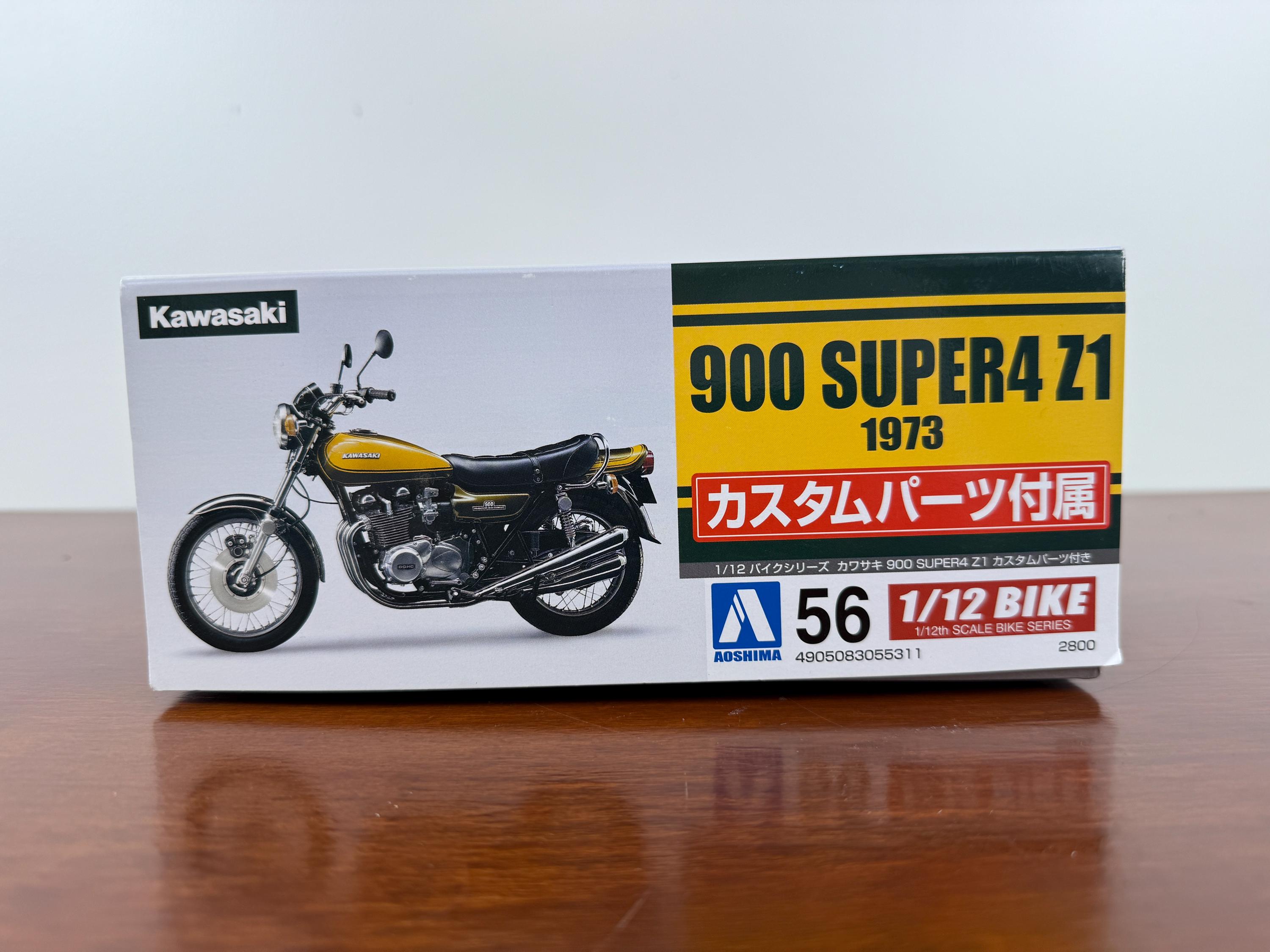 Aoshima Kawasaki 900 Super 4 Z1 1973 1/12 Scale Motorcycle Model