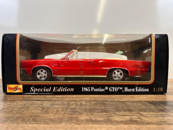 1965 Pontiac GTO Red Hurst Convertible Diecast - Maisto Special