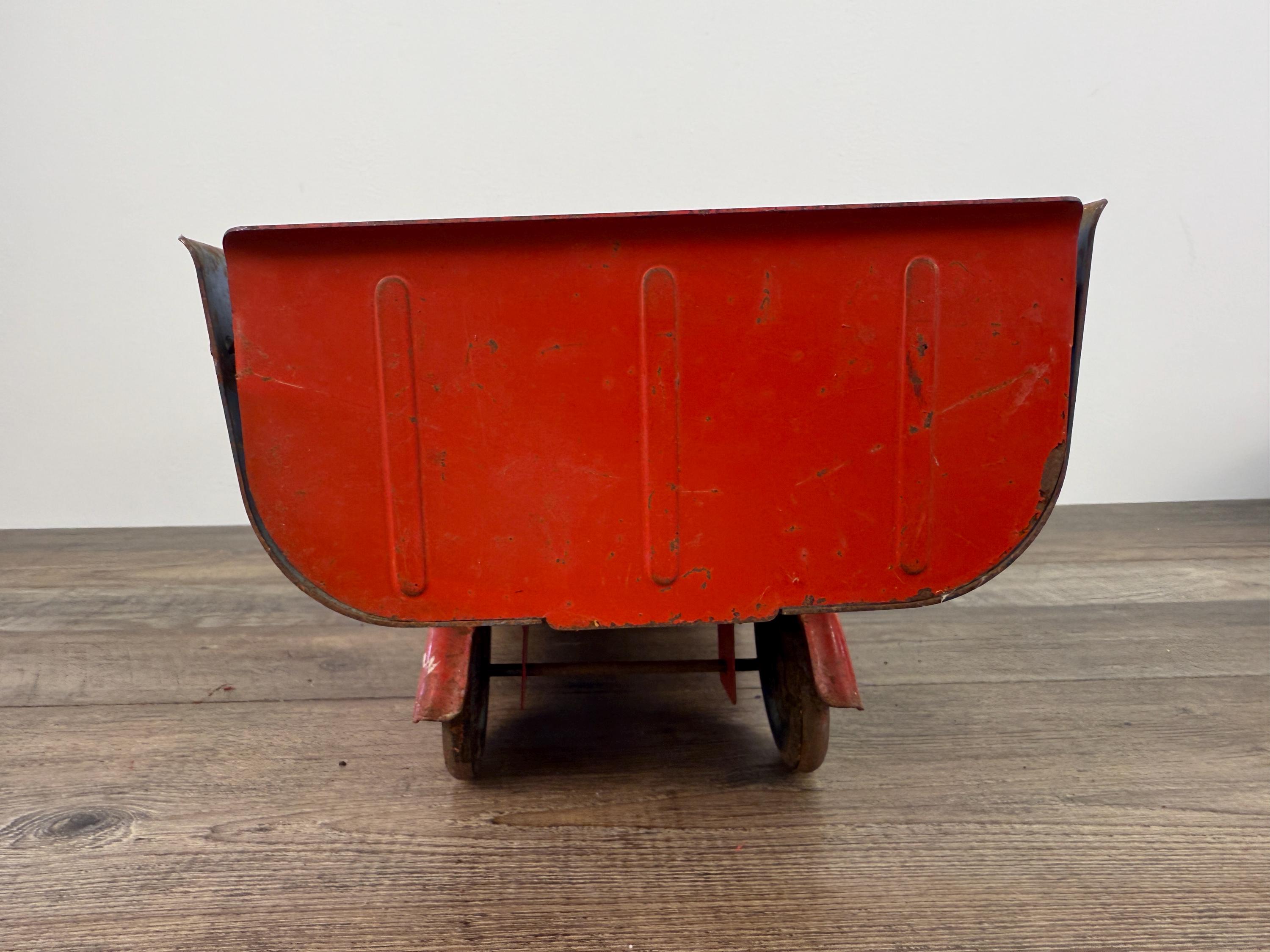 Vintage 1940s Marx Lumar Steel Dump Truck: Antique Construction