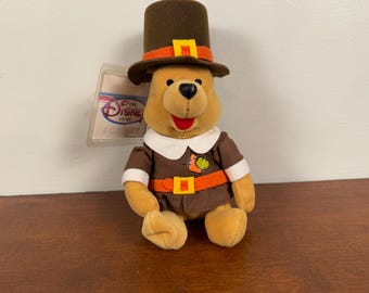 Vintage Disney Pilgrim Pooh Plush – 1990s Thanksgiving Collectible