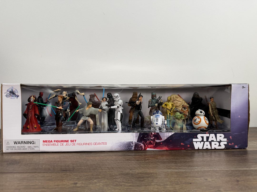 STAR WARS : Mega Figurine Set ( Disney Store ) / 20 figurines . EUR 79,00 - FR