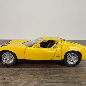 ANSON　1/18 　Lanborghini　Miura Lamborghini Miura Sv 1/18 Diecast Car Anson Yellow | eBay