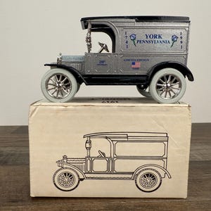 Ertl 1917 Model T Ford Coin Bank: Die Cast Collectible Truck 1/25 Scale