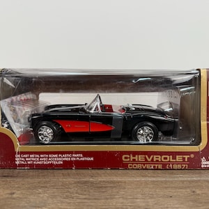 Road Legends 1957 Black Chevrolet Corvette 1:18 Scale Die-Cast Metal Car Vintage Collectible Model with Chrome Details