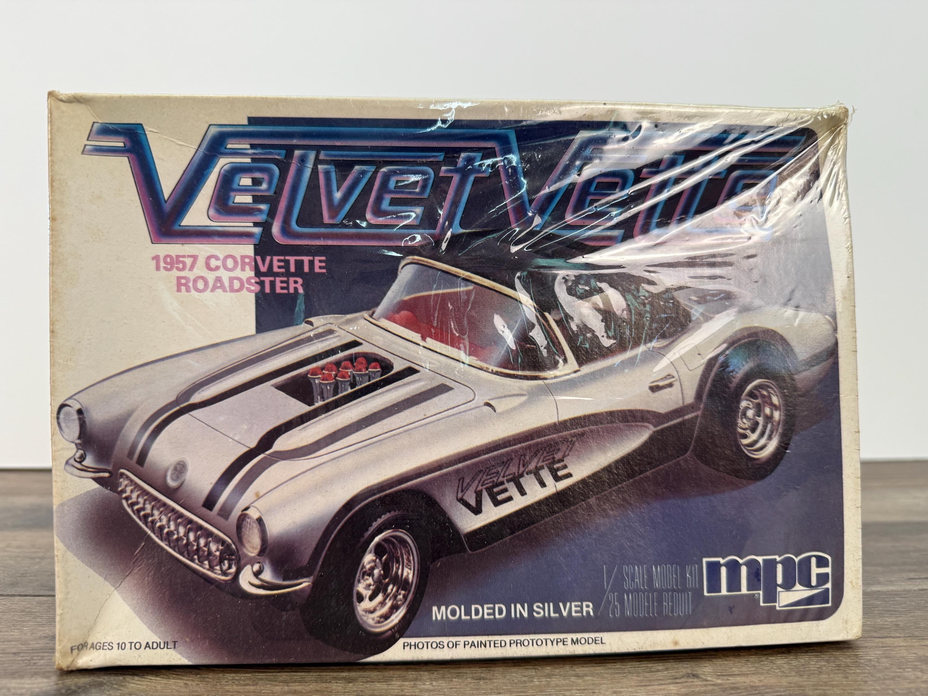 Maquette AMT 1/25 Chevrolet Corvette Roadster 1972 - Kit Plastique AMTS1437 - Neuf