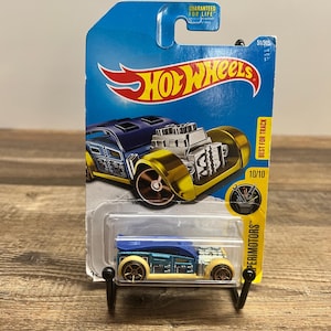 Hot Wheels Experimotors 1/64 Die-Cast Cars  Collectible Race Cars HW Experimotors Series Fun Action Feature Cars