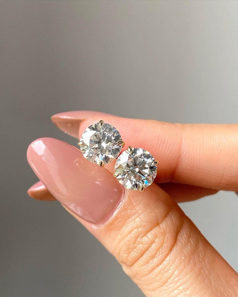 1.0 To 4.0 TW Round Cut Lab Grown Diamond Wedding Earrings, Round Diamond Stud Earrings for Women, Birthday/Anniversary Gift For Mother/Wife