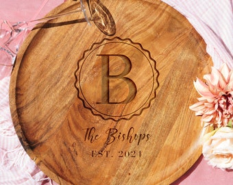 Round Serving Tray, Wedding Engraved Gift, Wooden Charcuterie Board, Personalised Gift for Engaged Couple, Custom Grazing Cheese Platter