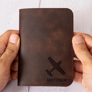 Porte-passeport pour amoureux de l'aviation, cadeau pilote unique, cadeau sympa pour papa mari petit ami, cadeau de voyage pour homme, portefeuille en cuir pour passeport