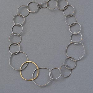 Geschmiedete Gliederkette Stahl & 23k Gold lange Kette Halskette, handgemachte Kette, kräftige Kette, rustikale Halskette, Stahlkette Halskette Bild 1