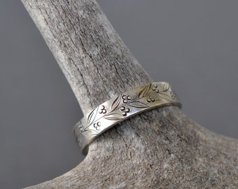 Hand Engraved Leaves & Berries Pattern Silver Wedding Ring- 4mm wide silver ring with flower pattern, unique personalized unisex ring