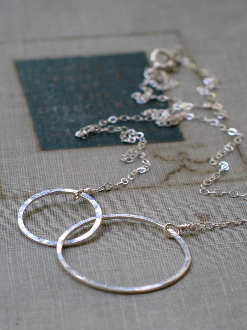 Silver Interlocking Circles Necklace Two Circle Necklace Etsy